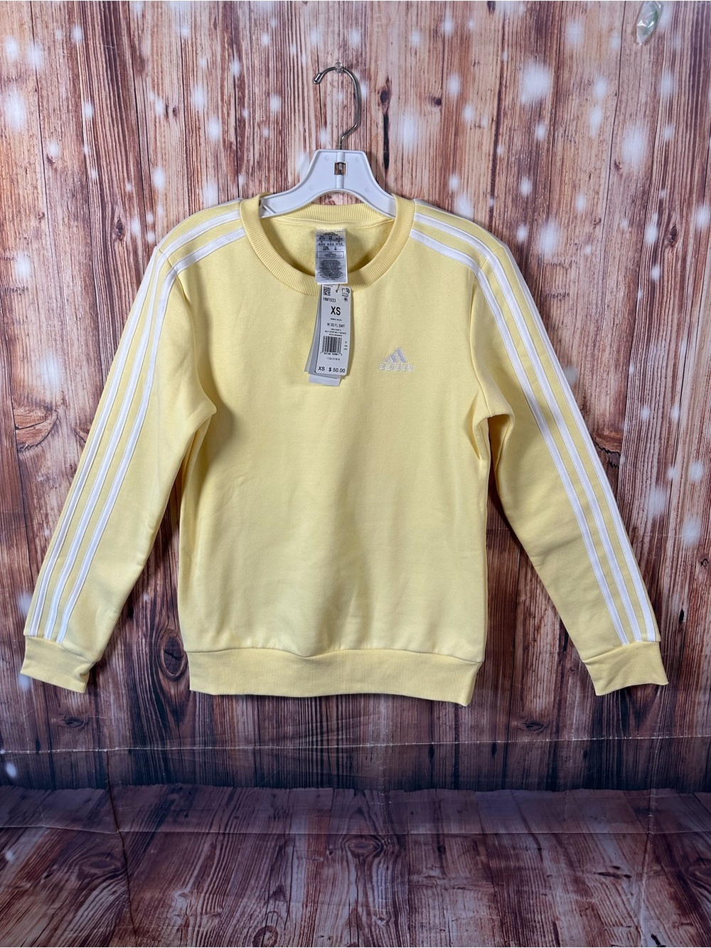 NWT Adidas Women’s Yellow Crewneck Sweatshirt
Size XSv